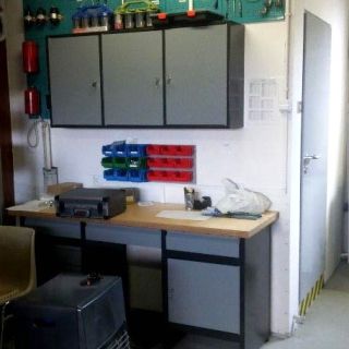 Arbeitsplatz mit Werkbank